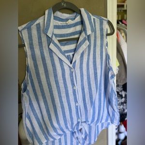 collard button up tank top, with ties at the bottom